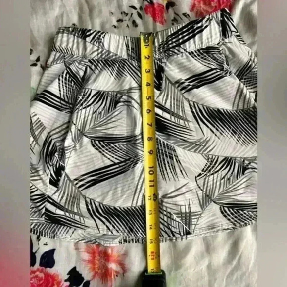 T for Talbots Grey/Black Palm Tree Print Athletic Skort Sz. SP - Picture 6 of 11